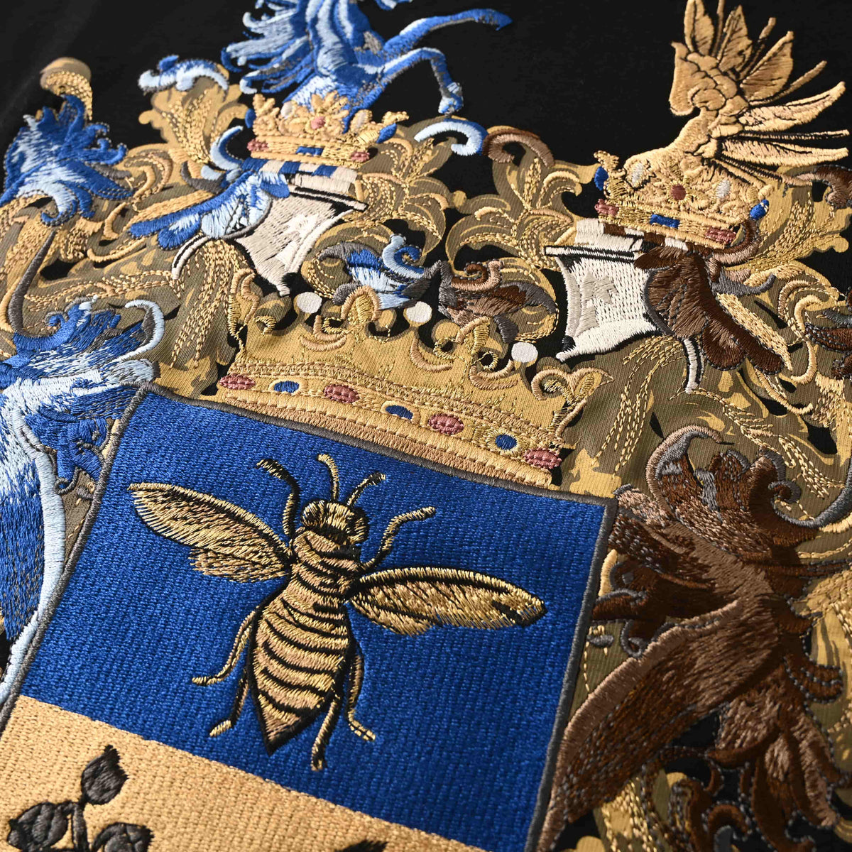 Christian Dior Bee and Crown Embroidered T-Shirt, Intricate Motif Short Sleeve Casual Tee