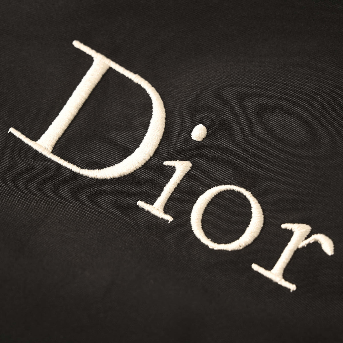 Christian Dior Technical Fabric Stand-Collar Jacket with Side Letter Embroidery for Urban Streetwear