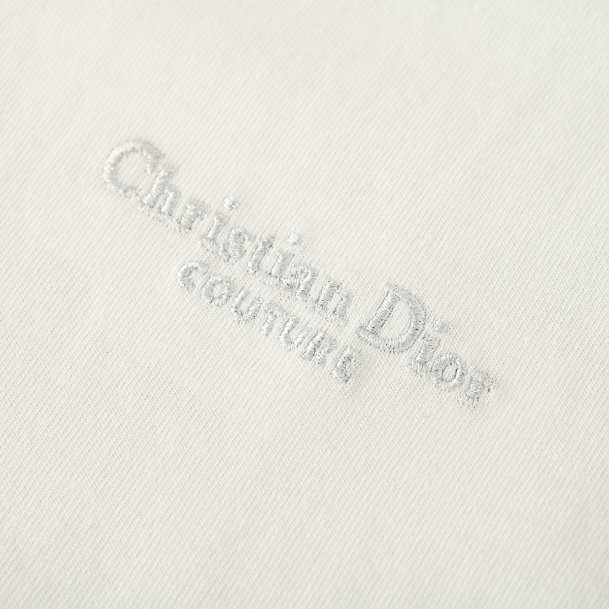 Christian Dior Silver-Tone Letter Embroidered Short-Sleeve T-Shirt with Left-Chest Detail for Minimalist Styling