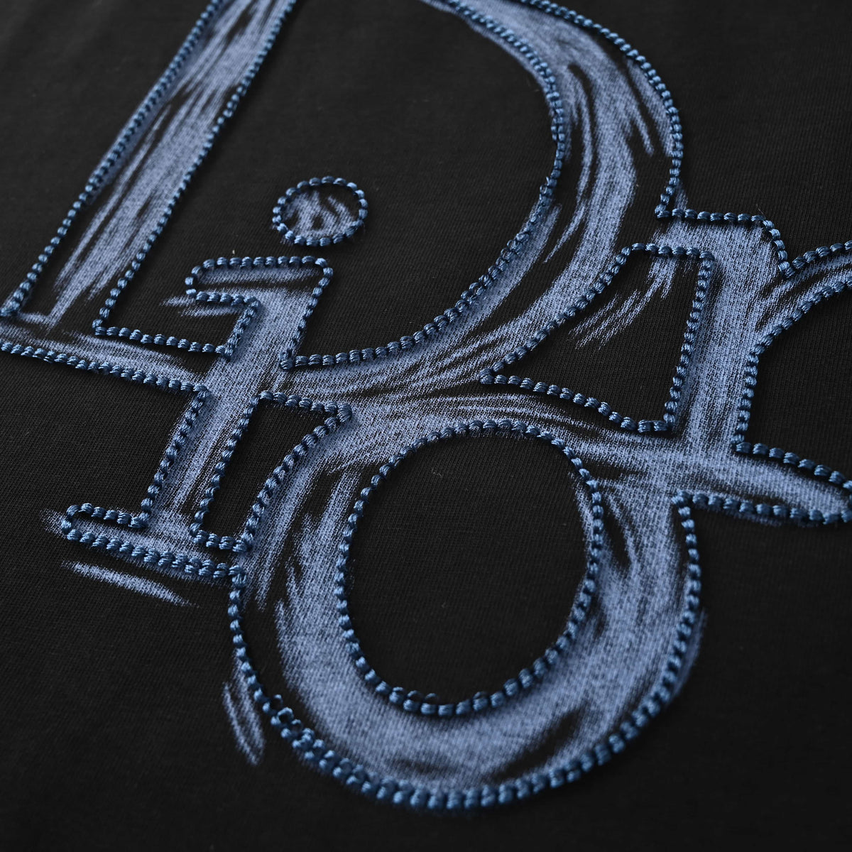 Christian Dior Dusty Blue Hand-Drawn Graffiti Embroidery T-Shirt with Short Sleeves for Art-Inspired Casual Outfits