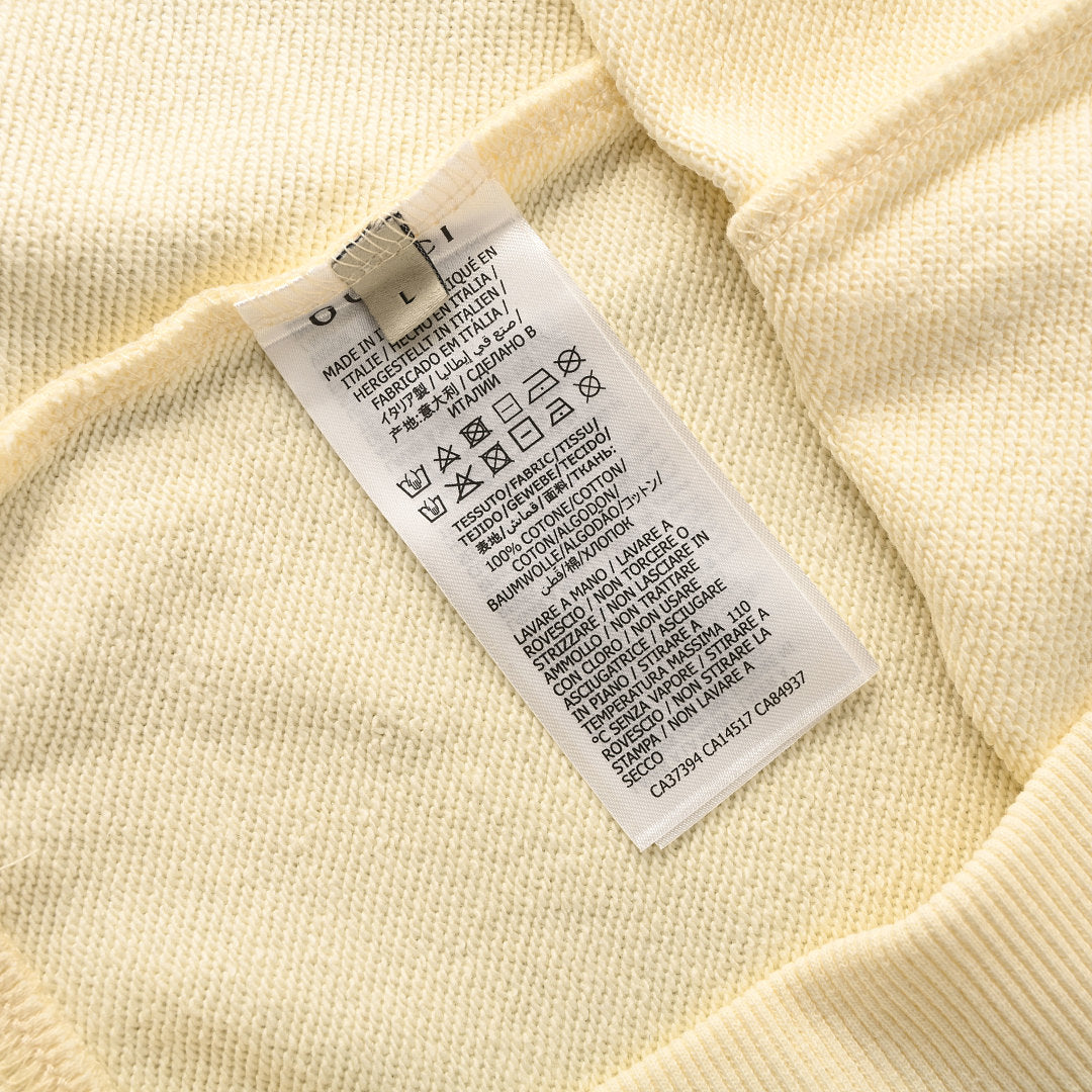 GUCCI Cream Bunny and Strawberry Cotton Crewneck Sweatshirt